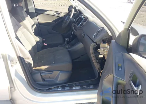 2012 Volkswagen Tiguan S z USA, uszkodzony, nr VIN WVGAV7AX1CW586635